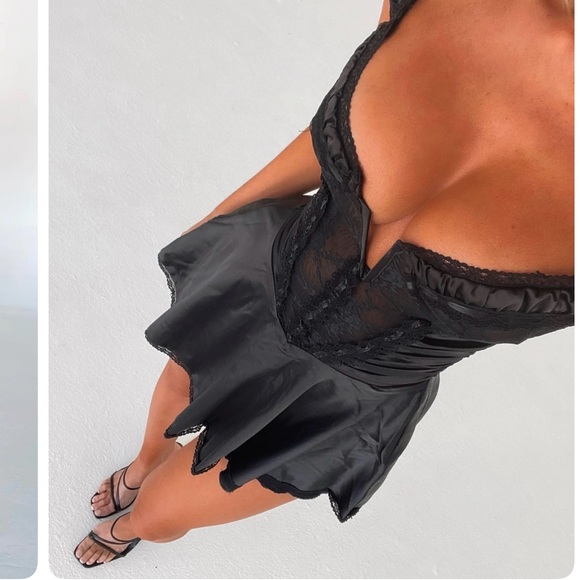 Black lace up corset mini dresss - Picture 4 of 11